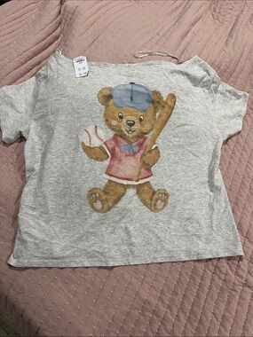 New with Tag - Size Large L - Hollister Co. Play Ball Baseball Bear Graphic Tee